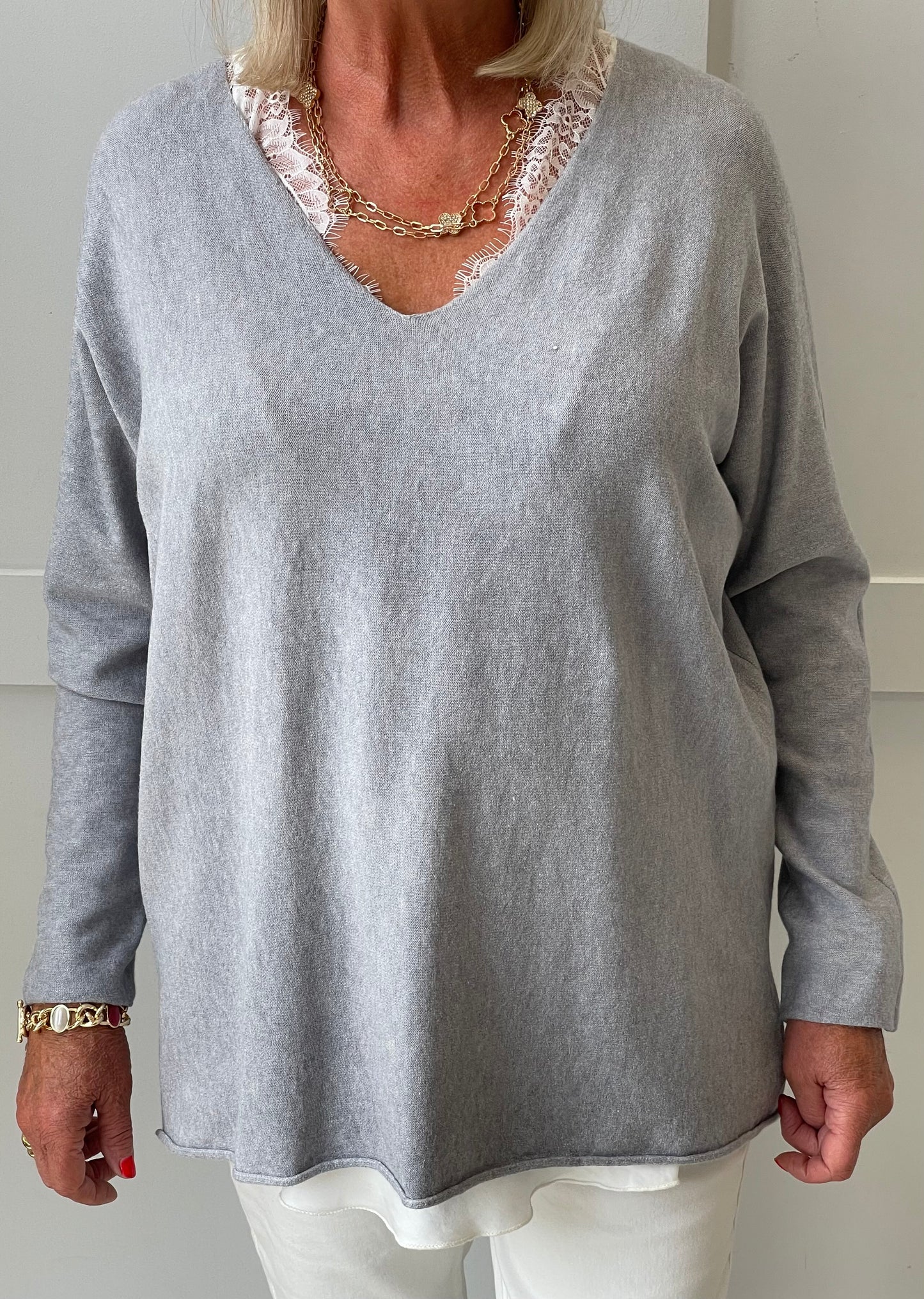 The Polly - V Neck Cashmere Mix Jumper