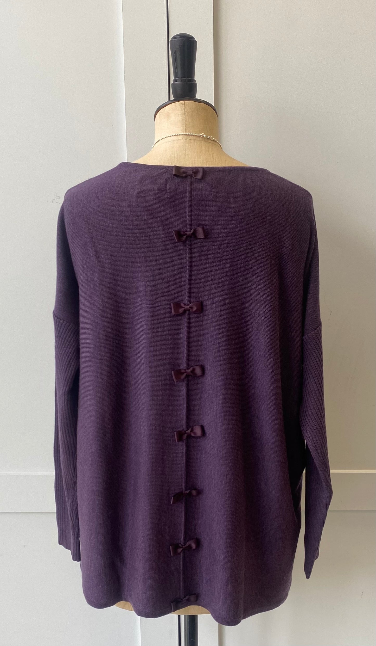 Short Bow Back Jumper