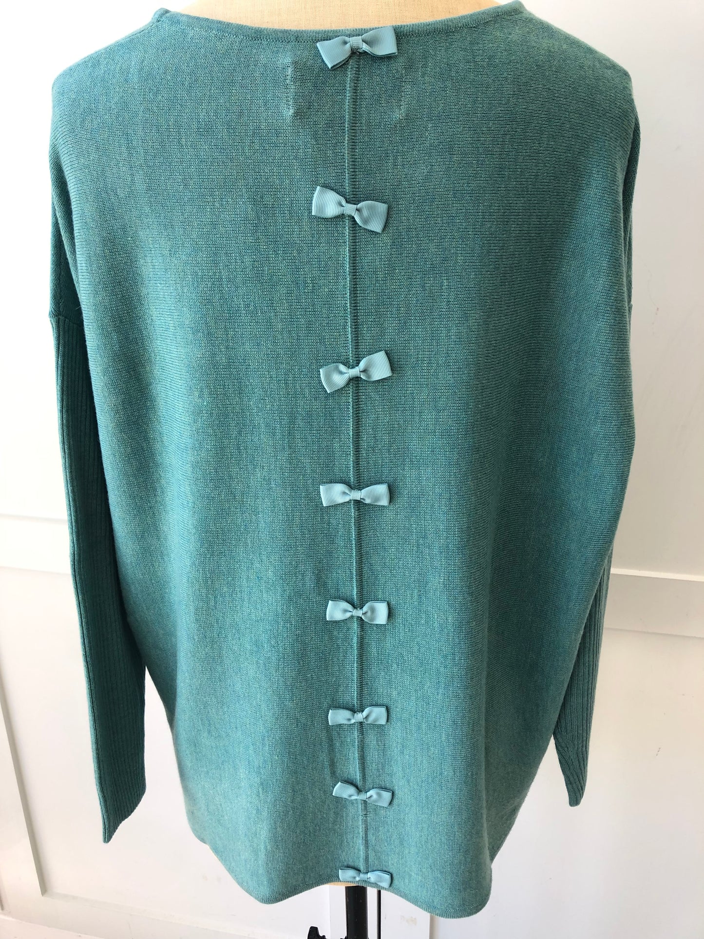 Short Bow Back Jumper