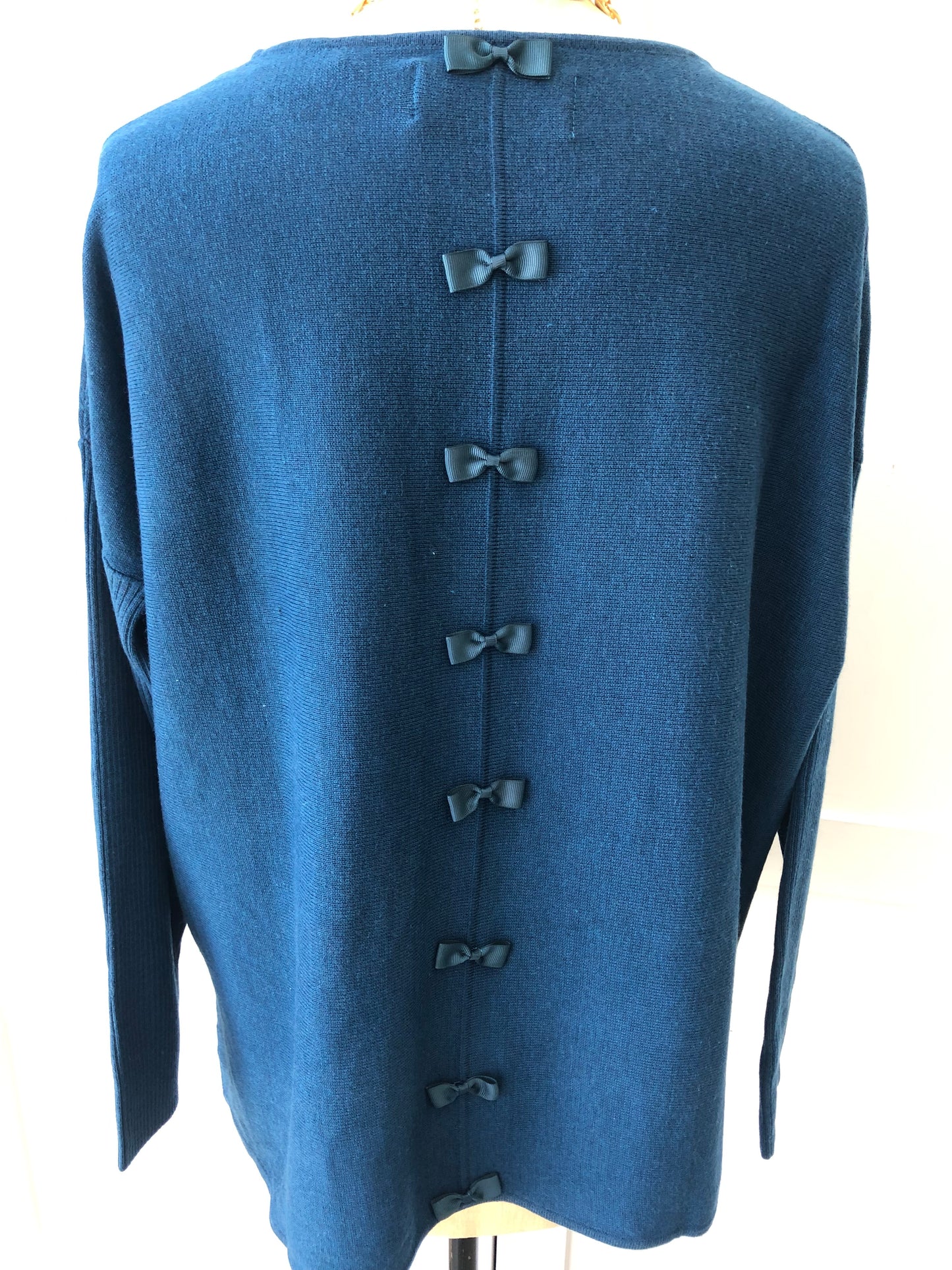 Short Bow Back Jumper