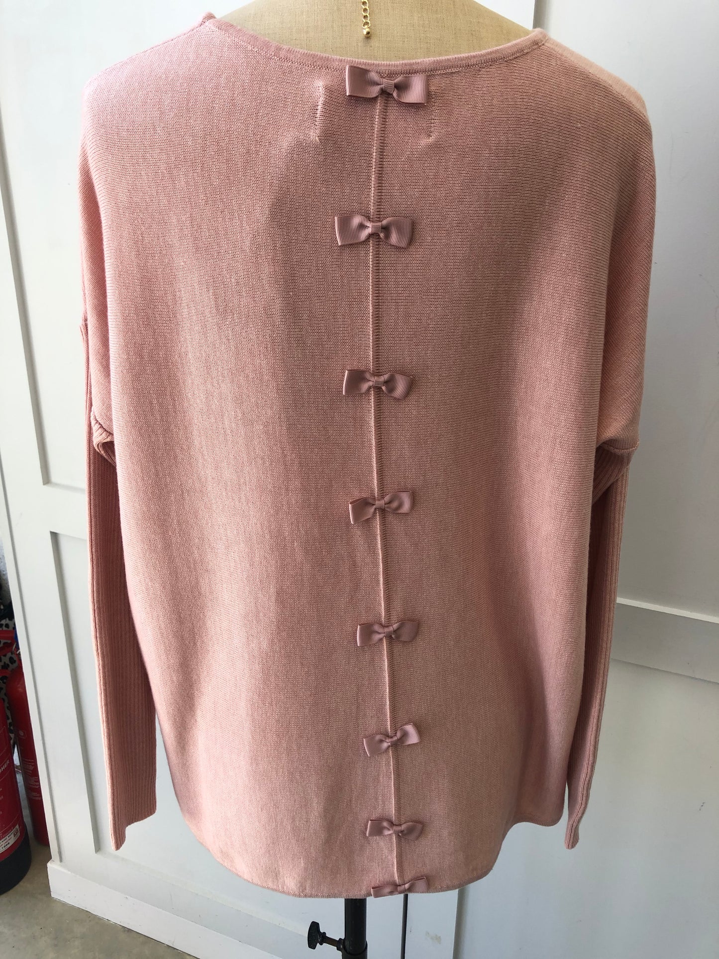 Short Bow Back Jumper