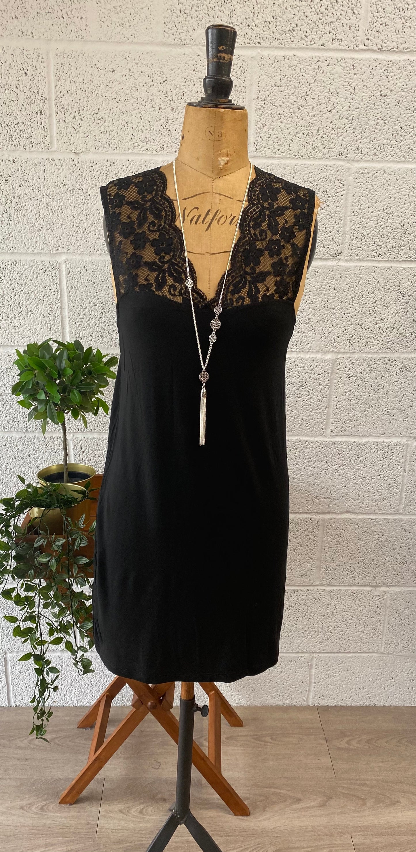 Plain V Lace Vest