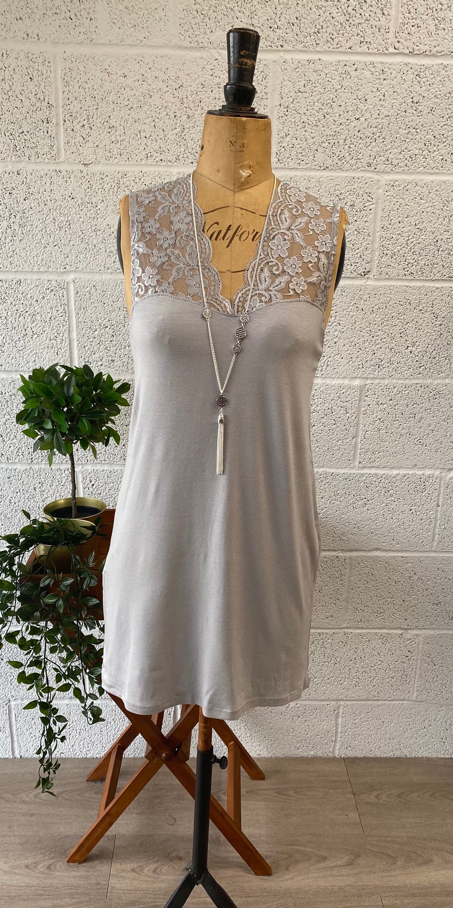 Plain V Lace Vest