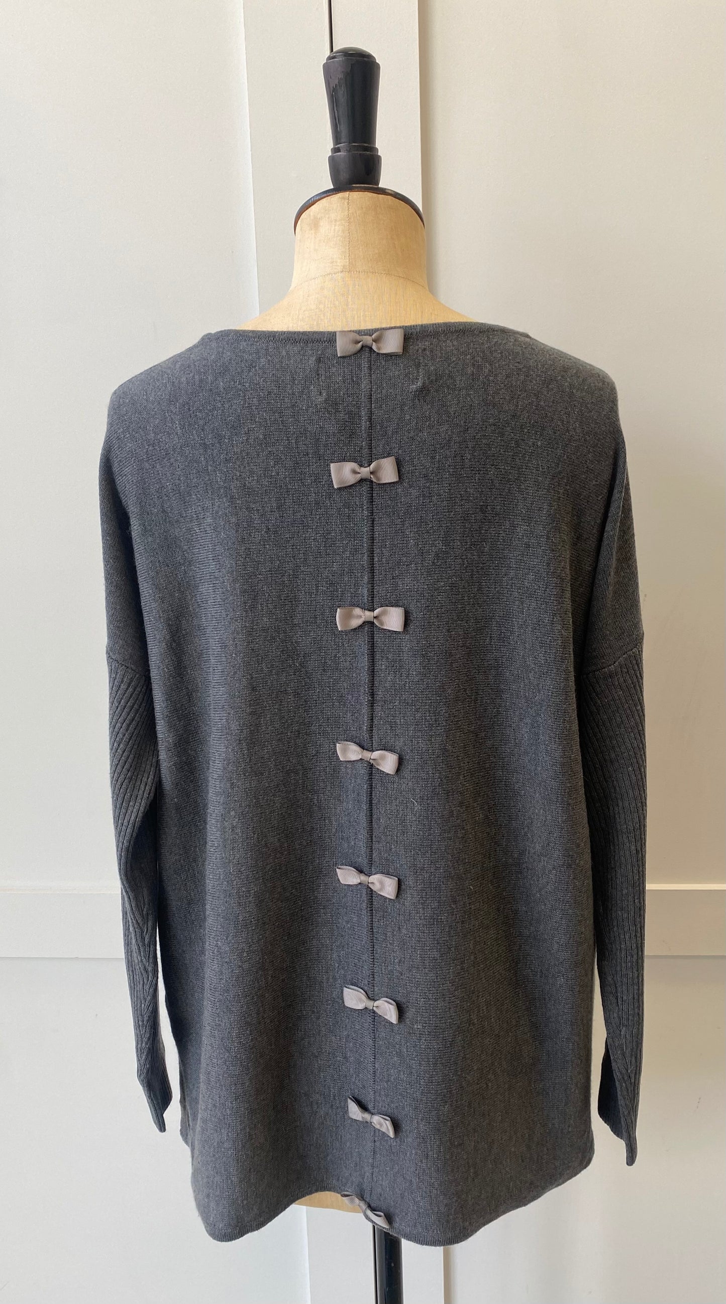 Short Bow Back Jumper