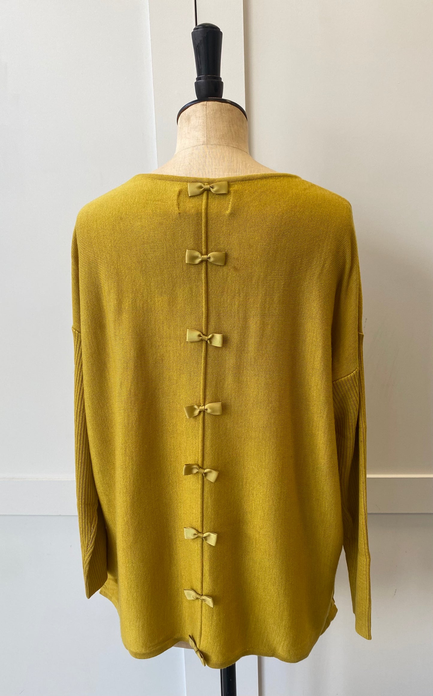 Short Bow Back Jumper
