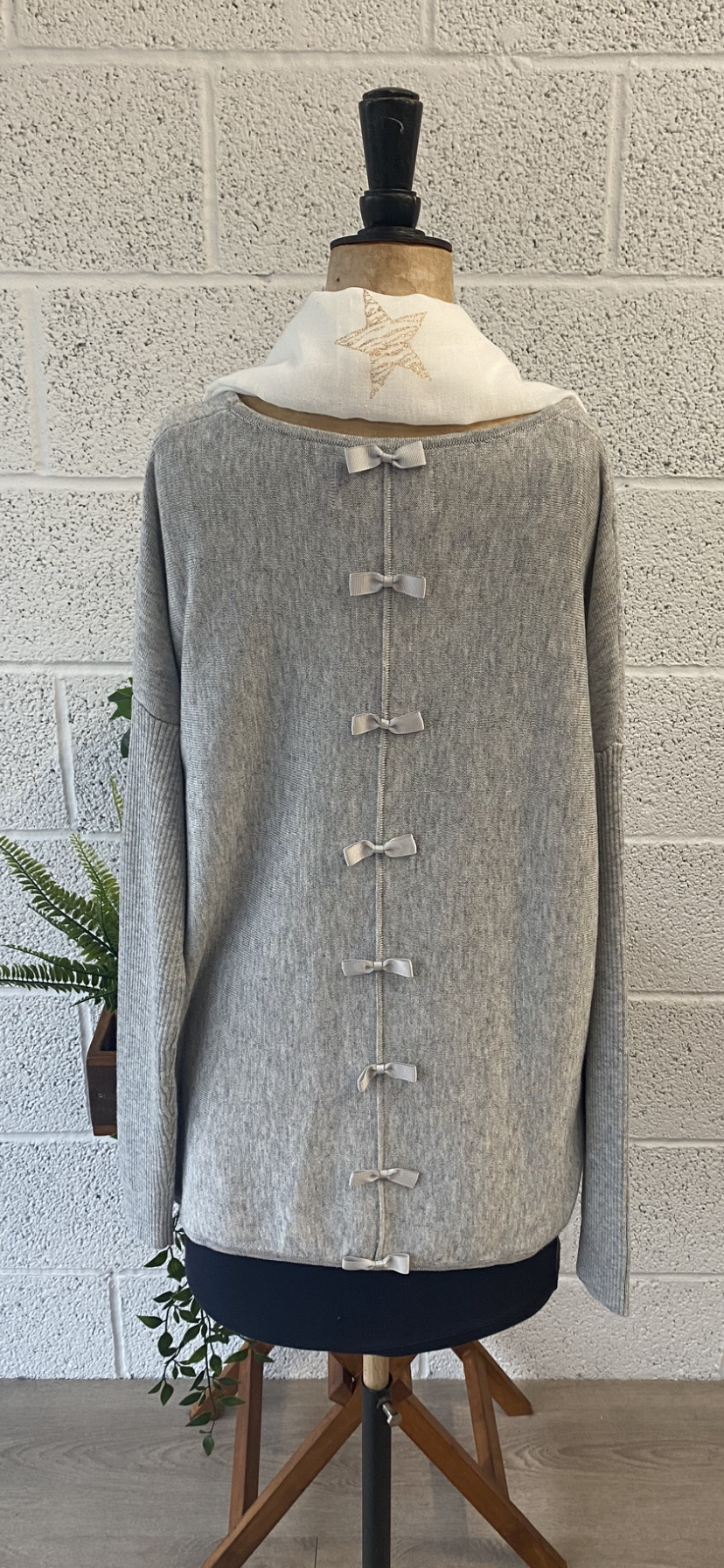 Short Bow Back Jumper