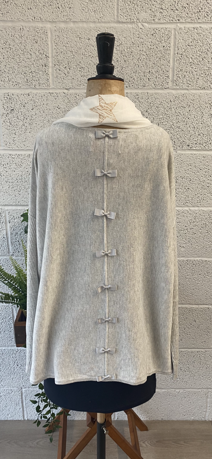 Short Bow Back Jumper