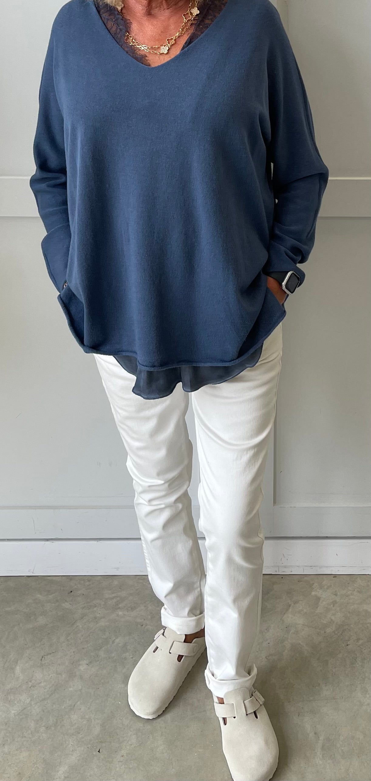 The Polly - V Neck Cashmere Mix Jumper